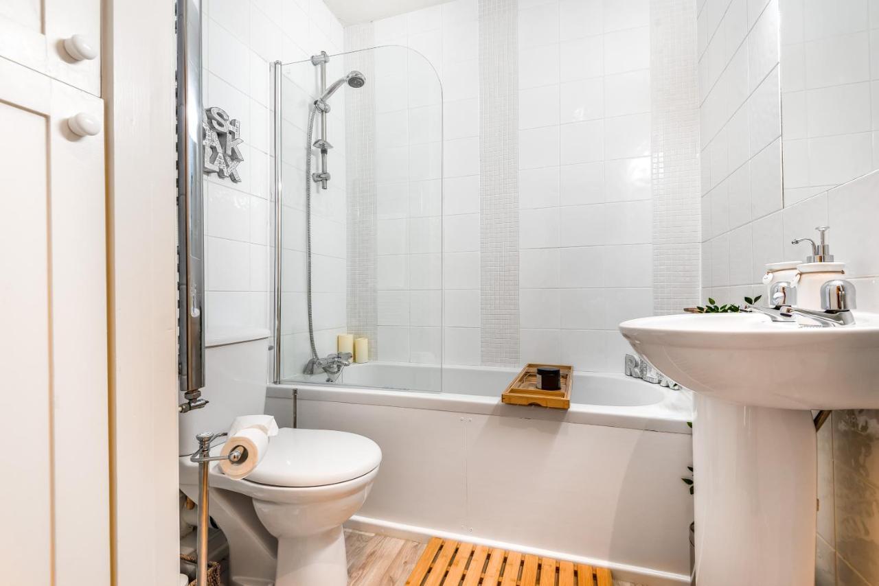 Chester City Centre Cottage, Sleeps 6 With Free Parking エクステリア 写真